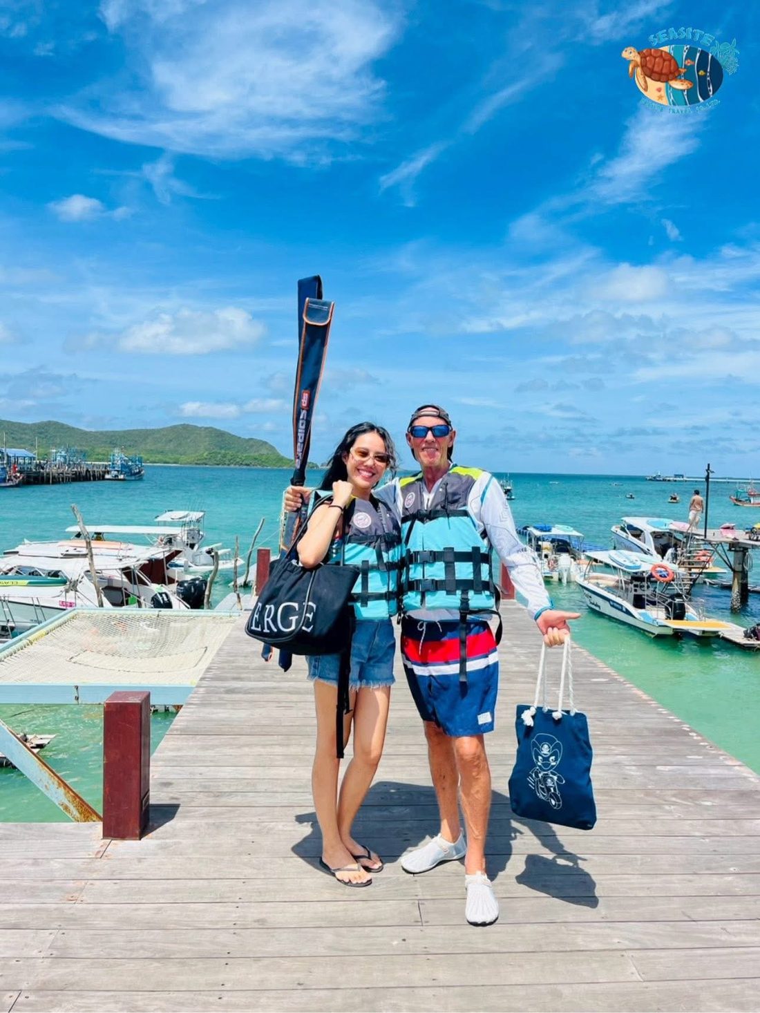 เกาะขาม & หาดทราย — ซีไซต์ ทราเวล แสมสาร